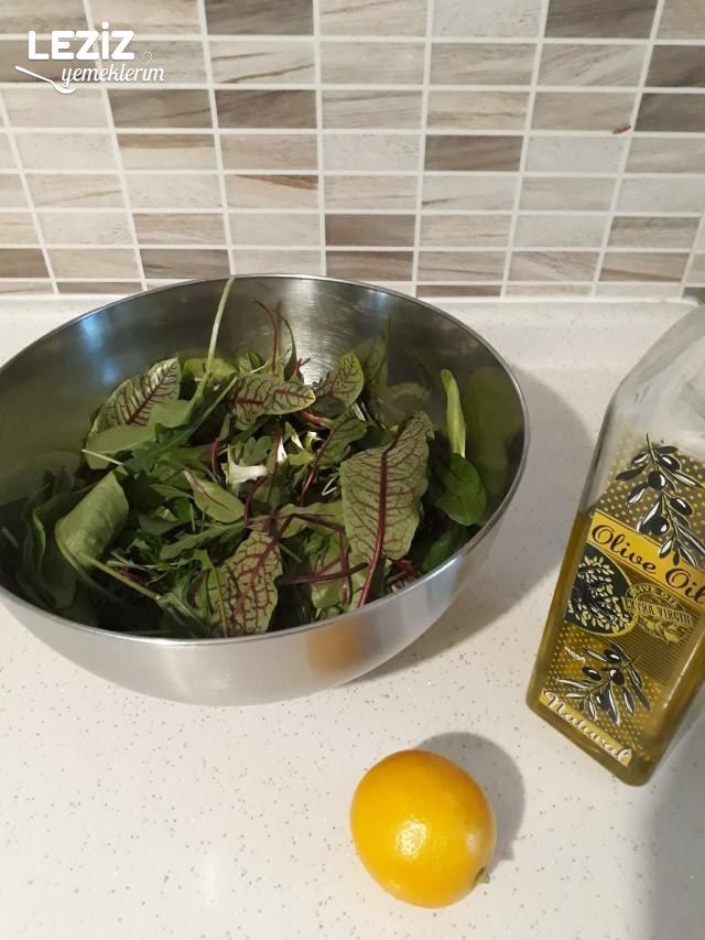 Kuzu Kulağı Ve Taze Pancar Salatası