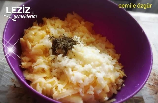 Hazır Yufkadan Patatesli Börek