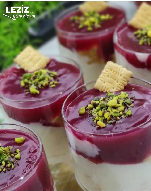 Narlı Soslu Sütlü Tatlı (Muhallebi)