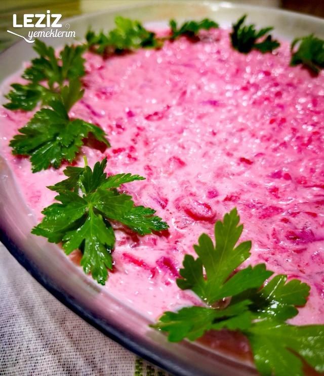 Nefis Yoğurtlu Pancar Salatası