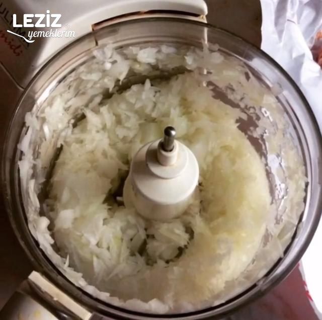 Kıymalı Pide Tarifi Nasıl Yapılır