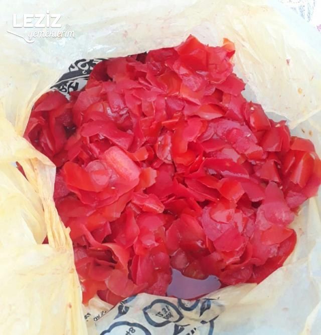 Domates Kabuğundan Ev Yapımı Kaynatmalık Salça