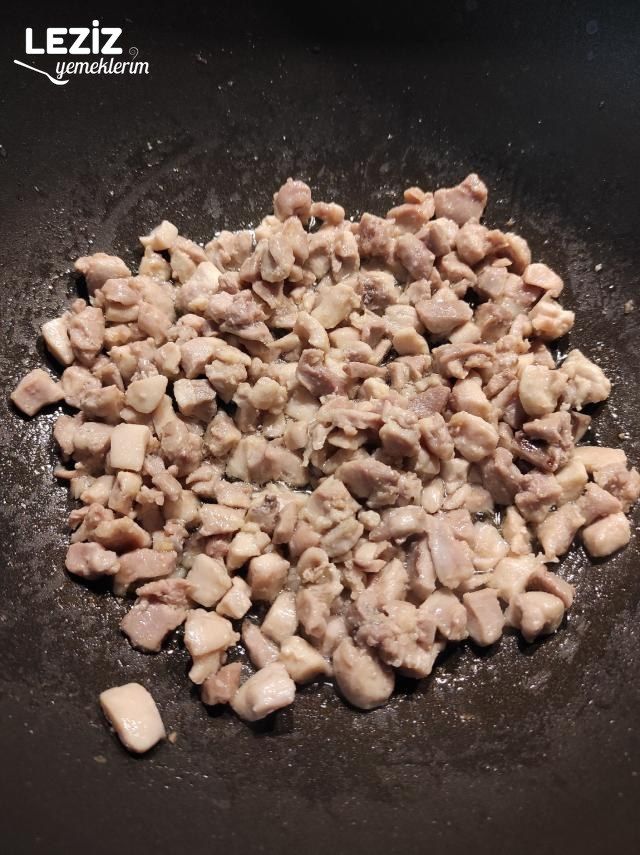Ekmek Arası Tavuk Tantuni Nasıl Yapılır