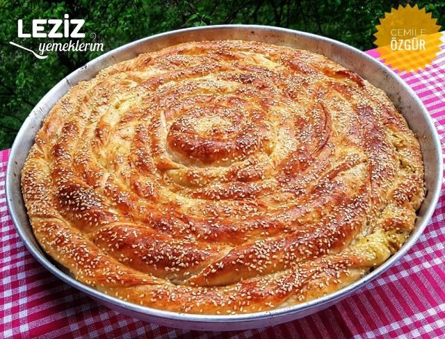 Hamuru Mayalı Patatesli Çarşaf Böreği