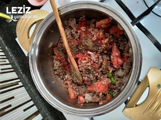Evde Kıymalı Pide