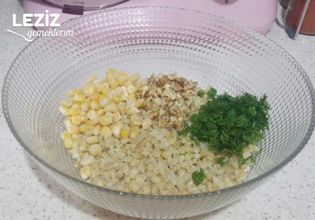 Nefis Yoğurtlu Buğday Salatası Tarifi