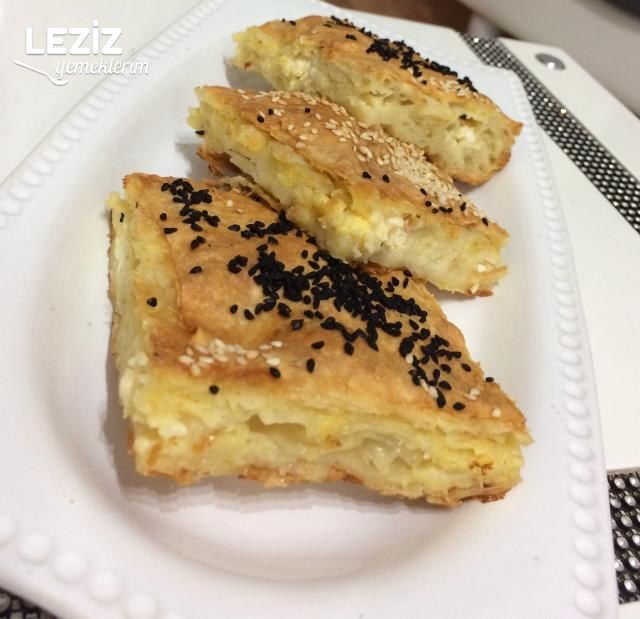 Su Böreği Tadında Sodalı Börek