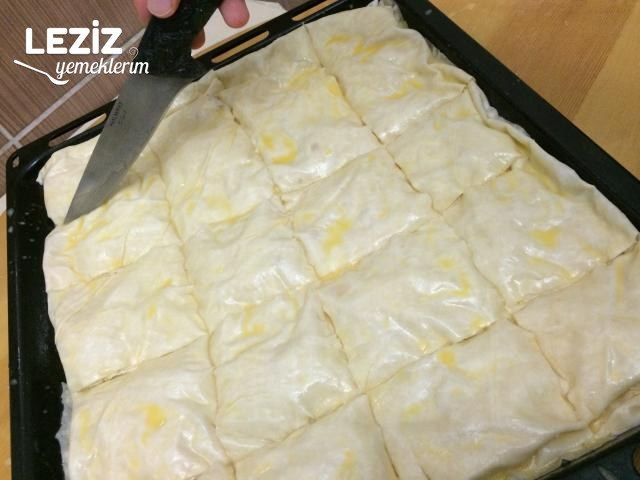 Su Böreği Tadında Sodalı Börek