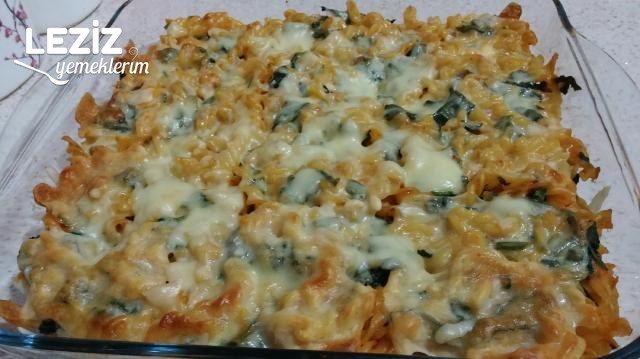 Fırında Ispanaklı Peynirli Makarna
