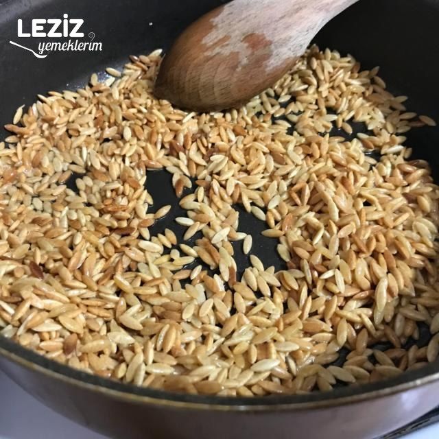 Tavuklu Şehriye Salatası Tarifi Nasıl Yapılır