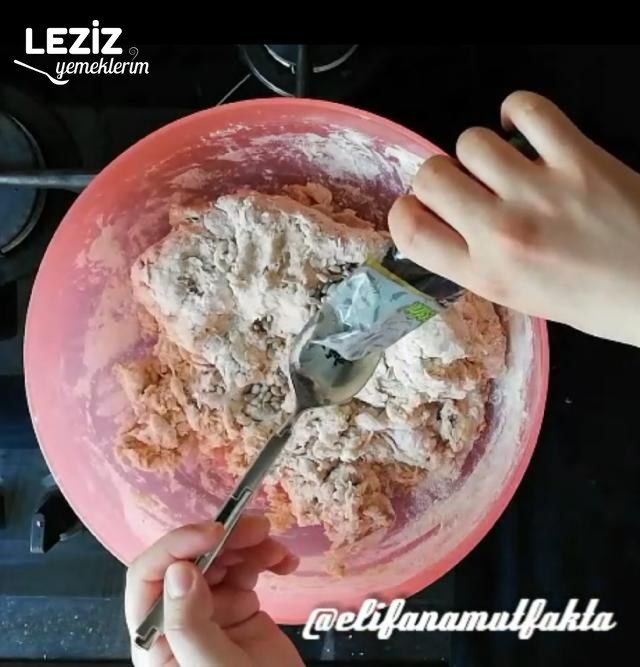 Ay Çekirdekli Ekmek
