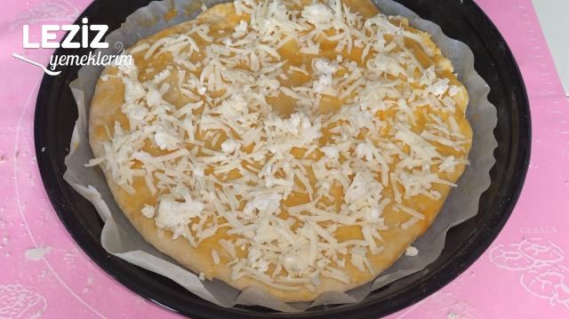 Kahvaltılık Peynirli Pide (Videolu)