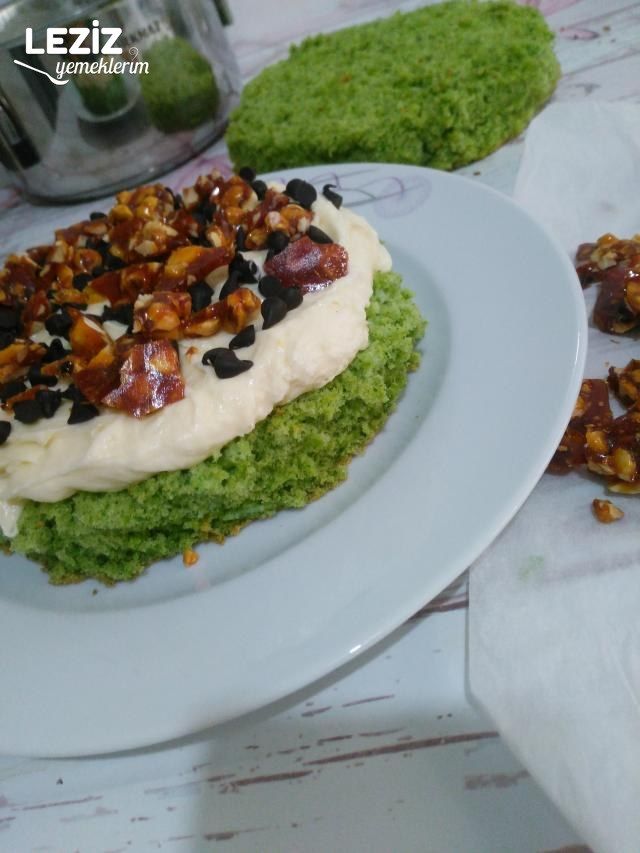 Ispanaklı Krokanlı Pasta