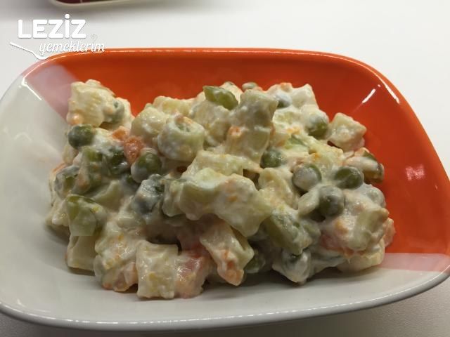 Makarnalı Rus Salatası