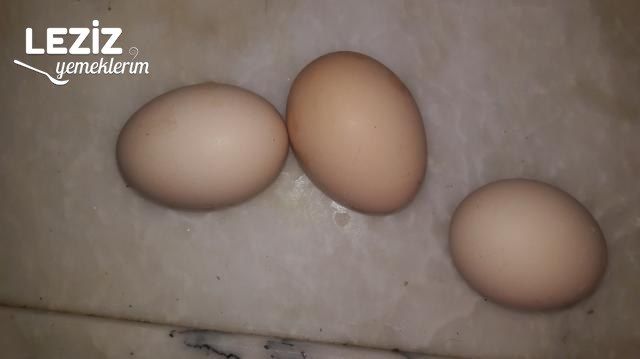 Patatesli Kaşarlı Omlet