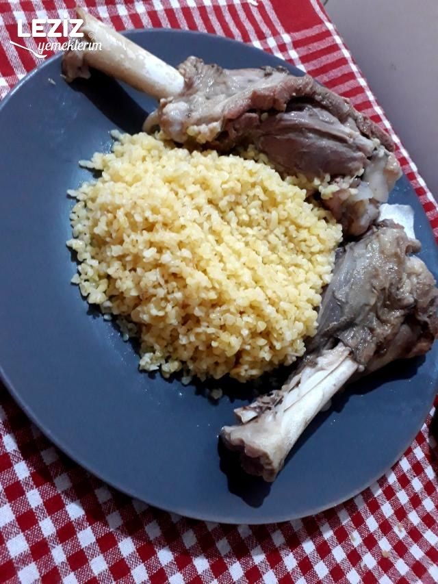 Lokum Gibi Incik Haşlama Ve Çok Lezzetli Sade Bulgur Pilavı
