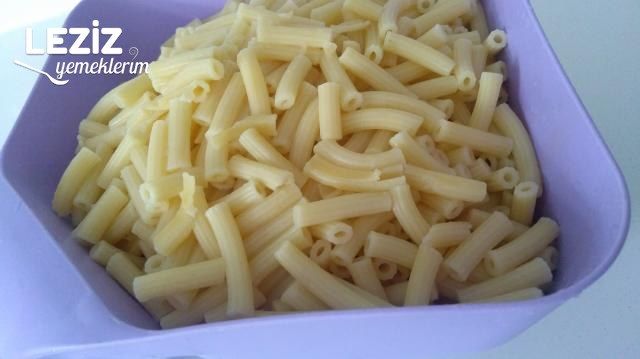 Tereyağlı Salça Soslu Makarna