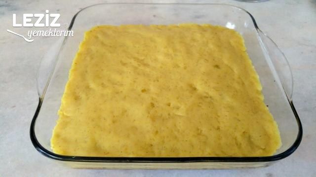 Patates Püreli Kaşarlı Tepsi Köftesi