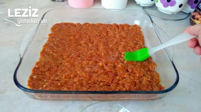 Patates Püreli Kaşarlı Tepsi Köftesi