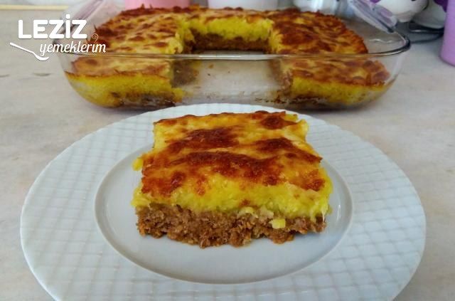 Patates Püreli Kaşarlı Tepsi Köftesi