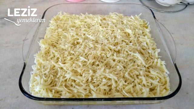 Patates Püreli Kaşarlı Tepsi Köftesi