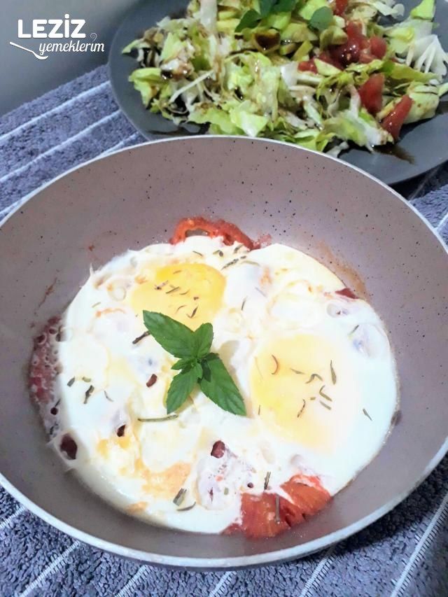 Kahvaltıya Domatesli Kekikli Yumurta