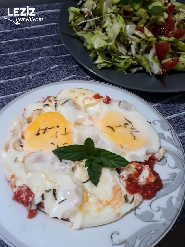 Kahvaltıya Domatesli Kekikli Yumurta