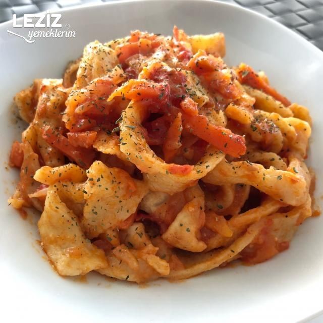 Ev Yapımı Soslu Taze Makarna