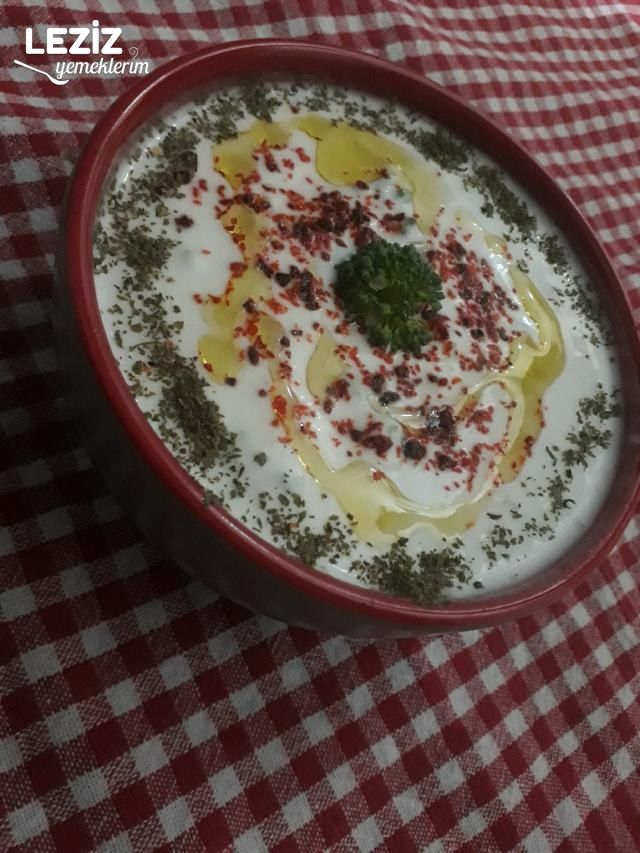 Brokoli Sapı Cacığı Tarifi