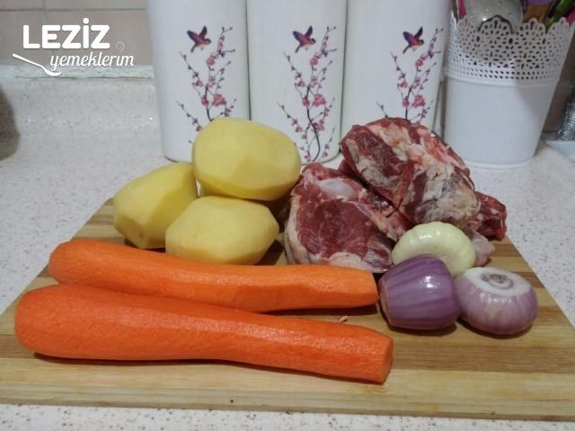 Kuzu İncik Haşlaması