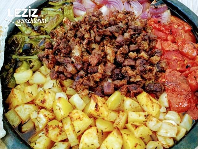 Eli Böğründe (Yan Yana) Tarifi