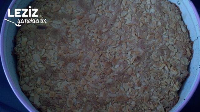 Yalancı Ballı Bademli Alman Pastası