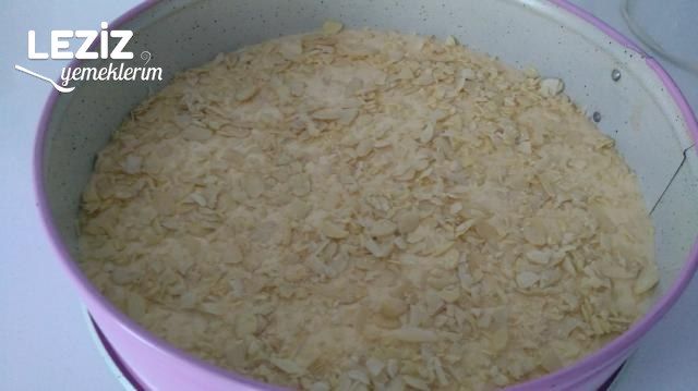 Yalancı Ballı Bademli Alman Pastası