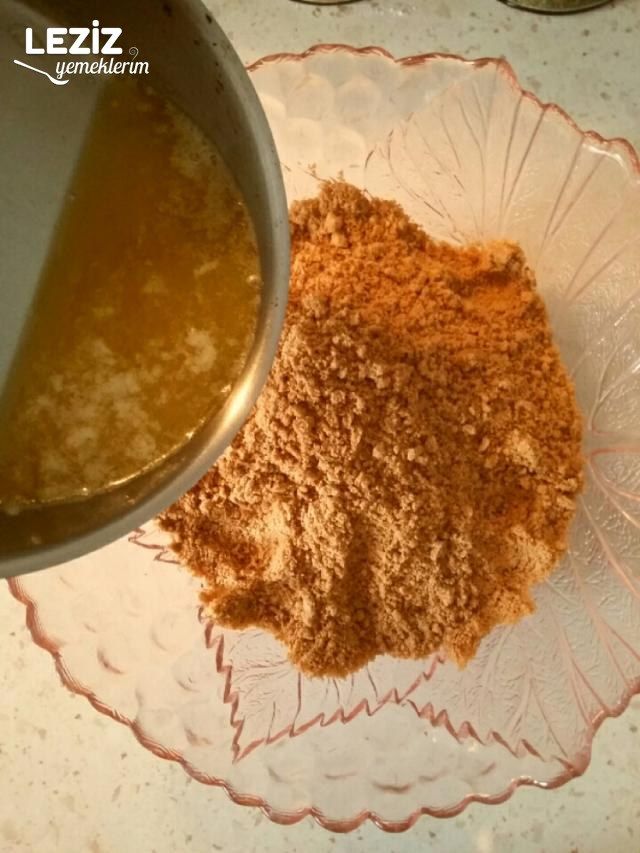 Vişneli Cheesecake (Çok Pratik)