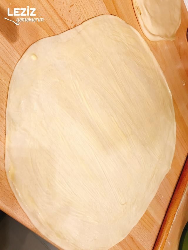 Nefis Peynirli Midye Poğaça