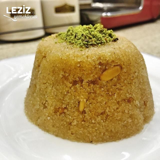 İrmik Helvası (Tam Kıvamında Ve Garanti Tarif)