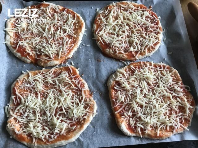 Mozzarella Peynirli Pizza