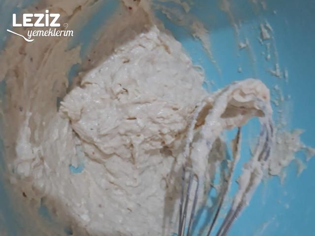 Yufkasız Tava Böreği (Peynirli Yoğurtlu)