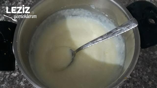 Bisküvili İrmik Tatlısı Nasıl Yapılır