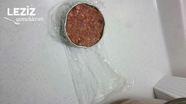 Döküm Tavada Mangal Tadında Izgara Köfte