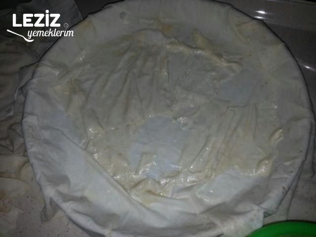 Tepside Peynirli Börek