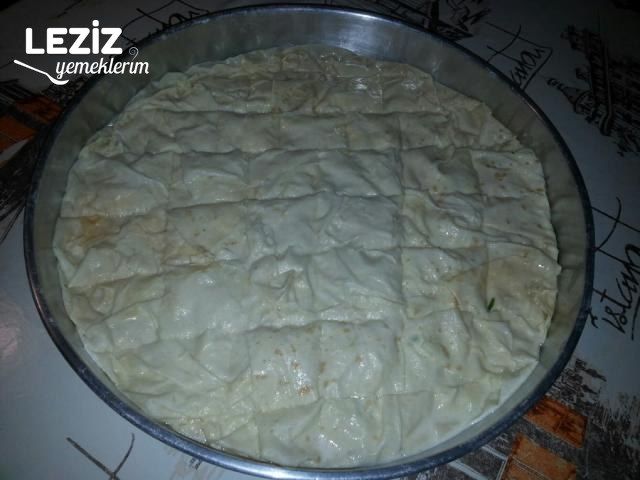 Tepside Peynirli Börek