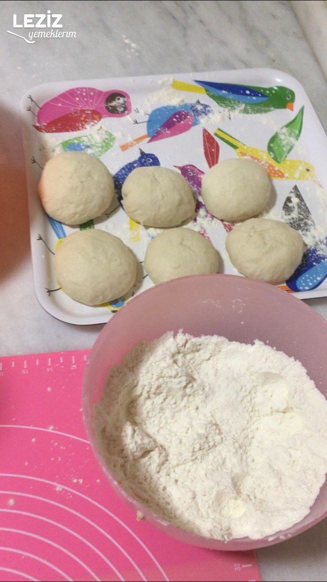 Evde Peynirli Pide Yapımı