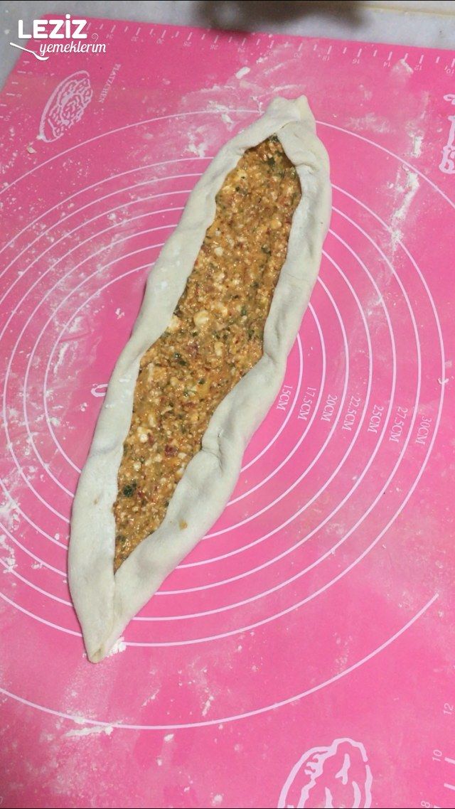 Evde Peynirli Pide Yapımı