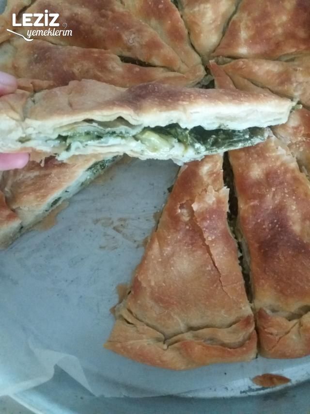 El Açması Ispanaklı Peynirli Börek