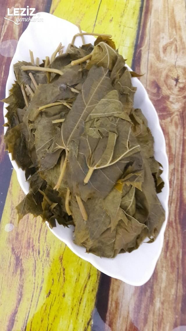 Zeytinyağlı Yaprak Sarması Nasıl Yapılır