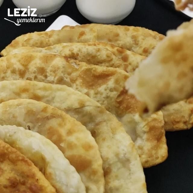 Yağ Çekmeyen Çiğ Börek Tarifi