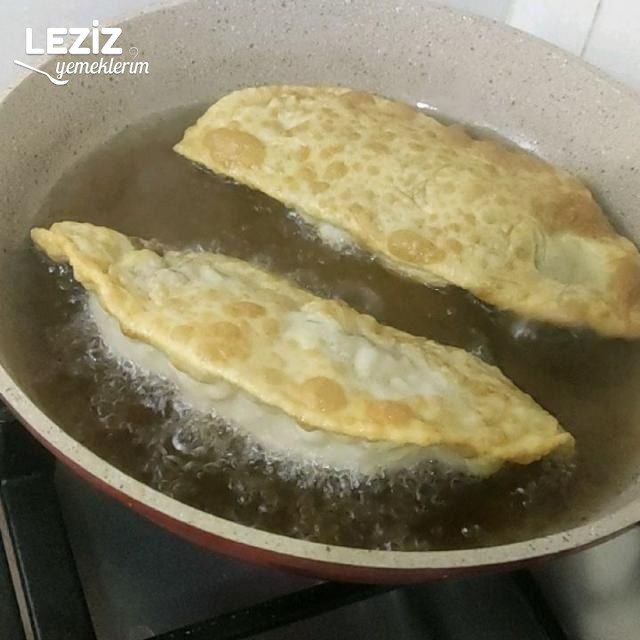 Yağ Çekmeyen Çiğ Börek Tarifi
