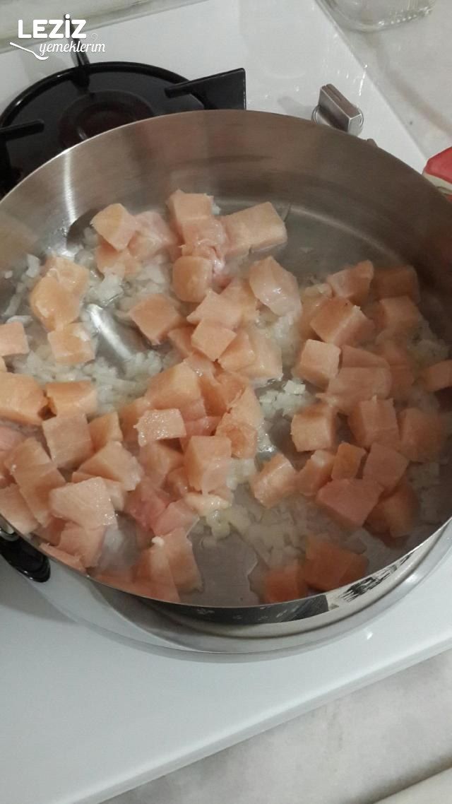 Tavuklu Bezelye Yemeği Yapılışı