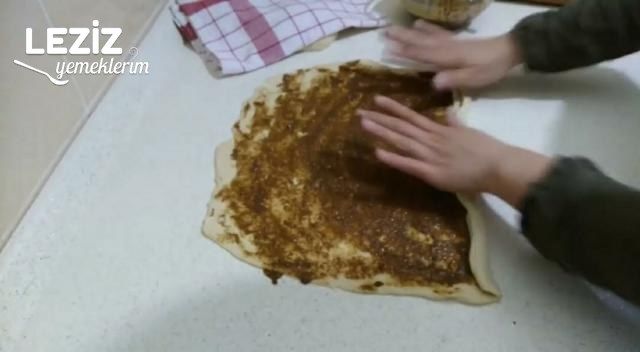 Tel Tel Ayrılan Haşhaşlı Çörek Tarifi